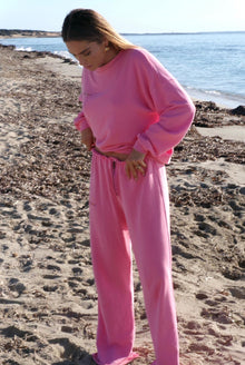 Fantasy - Pink Pants - Taar Willoughby